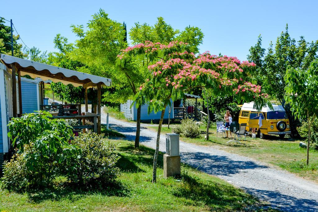 Domaine De Chadeyron Hotel Lagorce  Eksteriør billede